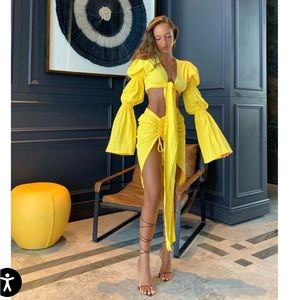 Bananhot 2 piece set yellow only worn once size xs-s